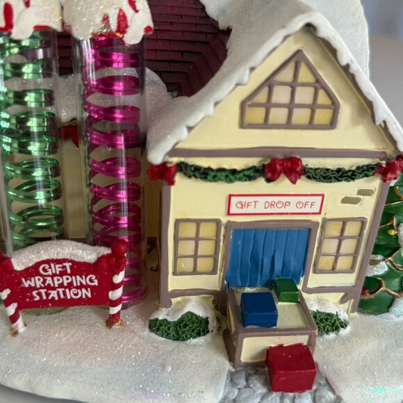 Hawthorne Village - "Gift Wrapping Service Station" Piece - Picture 5 of 9